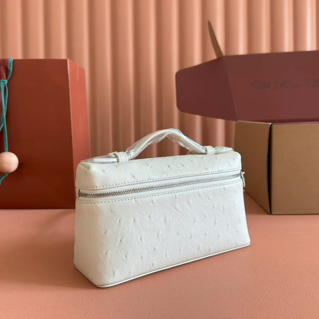 p1160💋💋💋【Original leather all-steel configuration counter complete package】 𝐋𝐨𝐫𝐨 𝐏𝐢𝐚𝐧@ Extra pocket L19 series handbag/crossbody bag The most comfortable life is when it is not defined, just like loro The material design of pian@ does not require complicated design styles. The simple and soft outline is elegant and durable, like an exquisite cosmetic case, which perfectly balances appearance and functionality. The leather is delicate and feels as soft as butter. The small bag has a large capacity. It is not only portable with a thin shoulder strap, but can also be worn cross-body. Sisters who have a special liking for minimalist style can buy it. It is simple and versatile. The simpler, the more different. Stars and Instagram celebrities are all planting it. There are two sizes of 19 cm and 27 cm. One is exquisite and casual, and the other is elegant and grand. Size: Small: length 19×width 7×height 12cm (